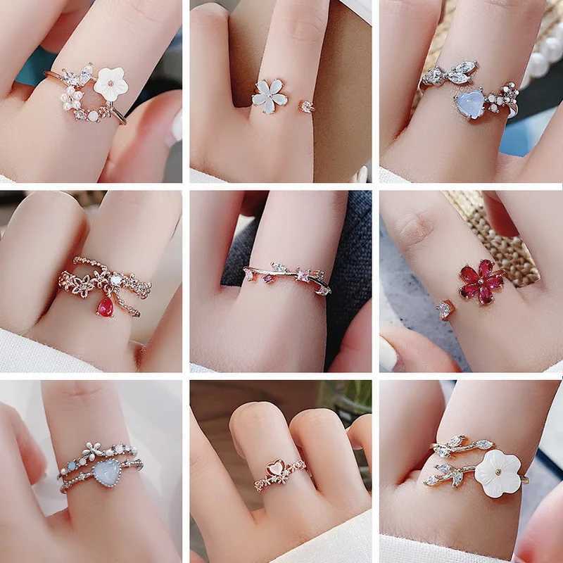 Bandringar Ny Fashion Crystal Zircon Rings Sweet Flower Leaf Fjäril Justerbara öppna ringar Kvinnliga bröllopsengagemangsmycken Giftl240105