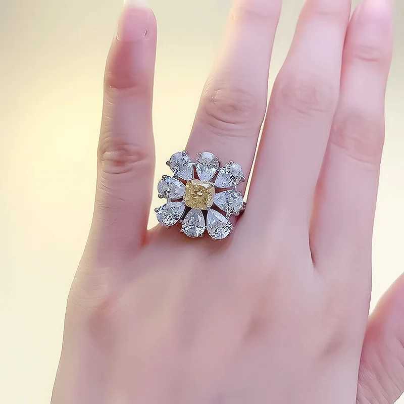 Band Rings 2023 New S925 Silver Imported High Carbon Diamond Yellow Ring Group Flower Cluster WeddingL240105