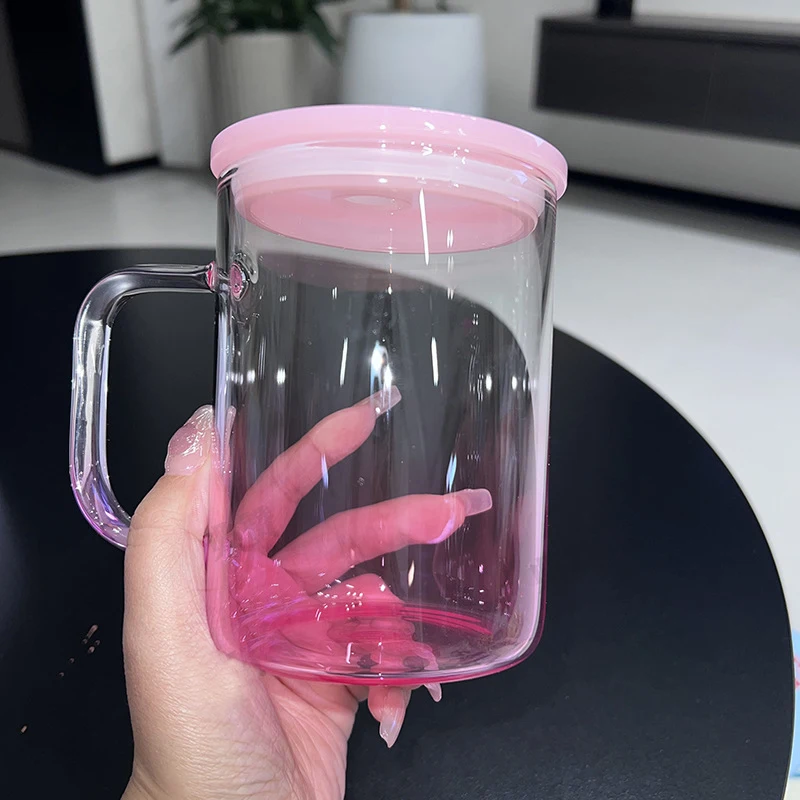 Tasses en verre de gelée d'ombre de sublimation de dégradé transparent de 17 oz avec poignée tasse de camping-car pot de jus de gobelet peut boire des tasses à café avec des pailles de couvercles colorés en plastique