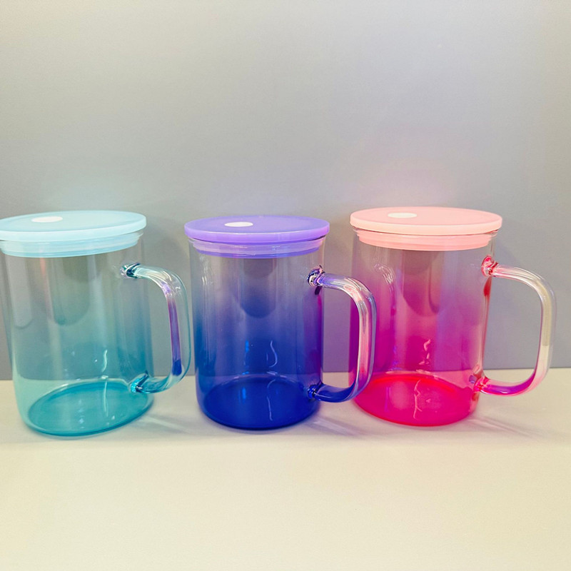 Tasses en verre de gelée d'ombre de sublimation de dégradé transparent de 17 oz avec poignée tasse de camping-car pot de jus tasses à café de boisson glacée avec pailles de couvercles colorés en plastique