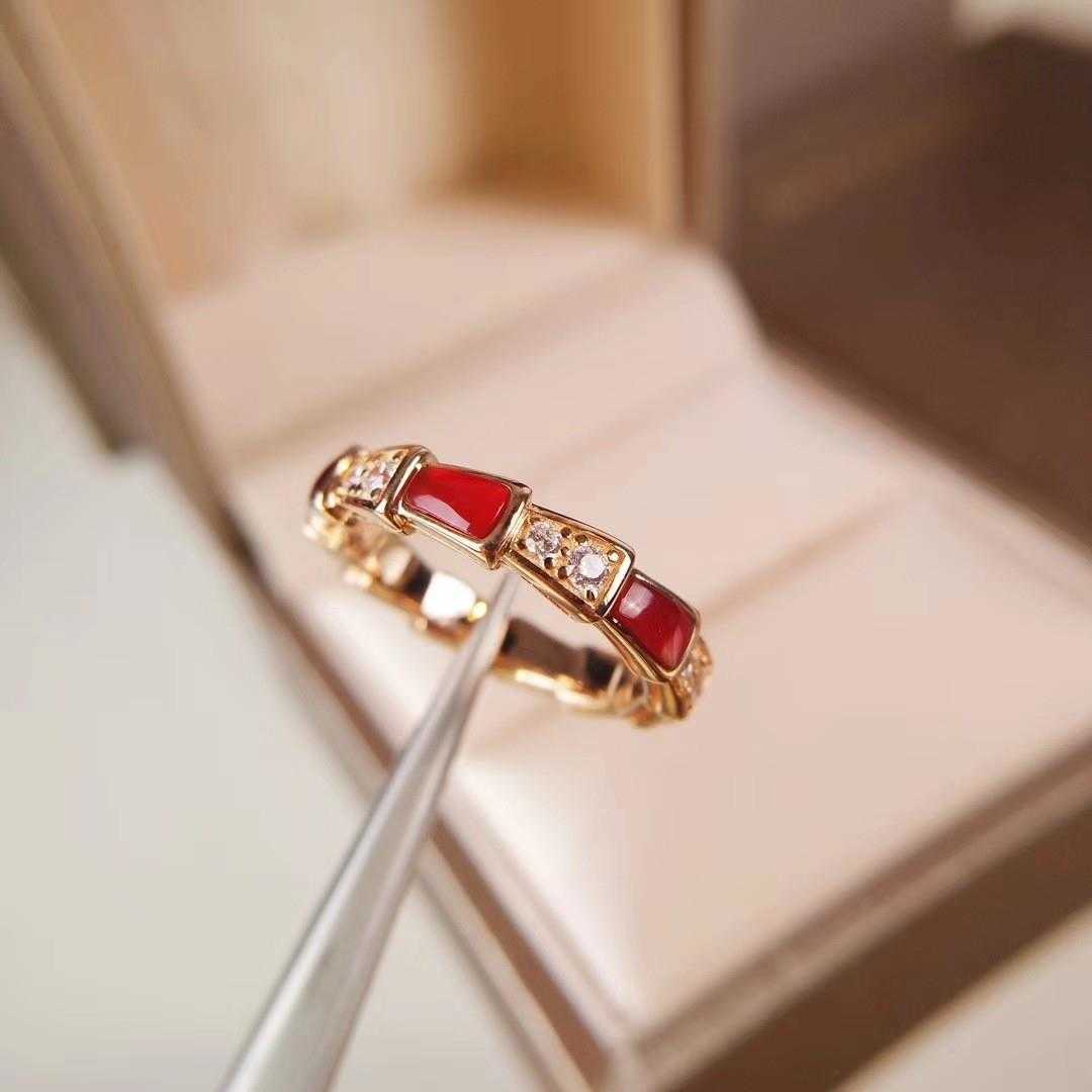 P8yv Designer Bvlger Band Rings Baojia Bague en os de serpent en argent sterling 925 plaqué or 18 carats naturel blanc fritillaire agate rouge diamant