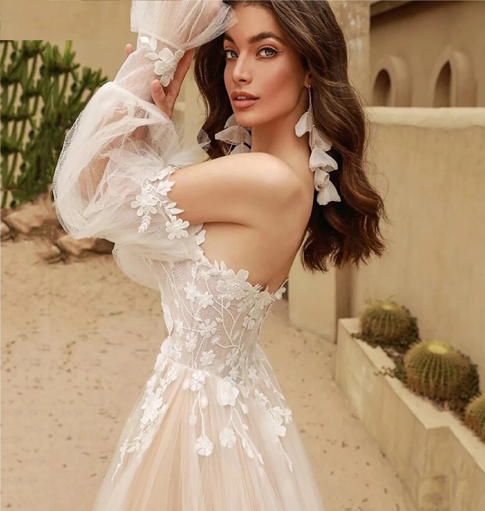 Abiti da sposa Bohemian Champagne Tulle A Line con maniche lunghe rimovibili Abiti da sposa applicati in pizzo floreale Sexy Sweetheart Bride Abiti Da Sposa CL3179