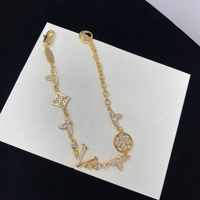 With BOX Designer Bracelet Luxury Diamond Shinly Flower Charm Elegant Fashion 18K Gold Bracelets Women Monther Holiday Jewelry Gift