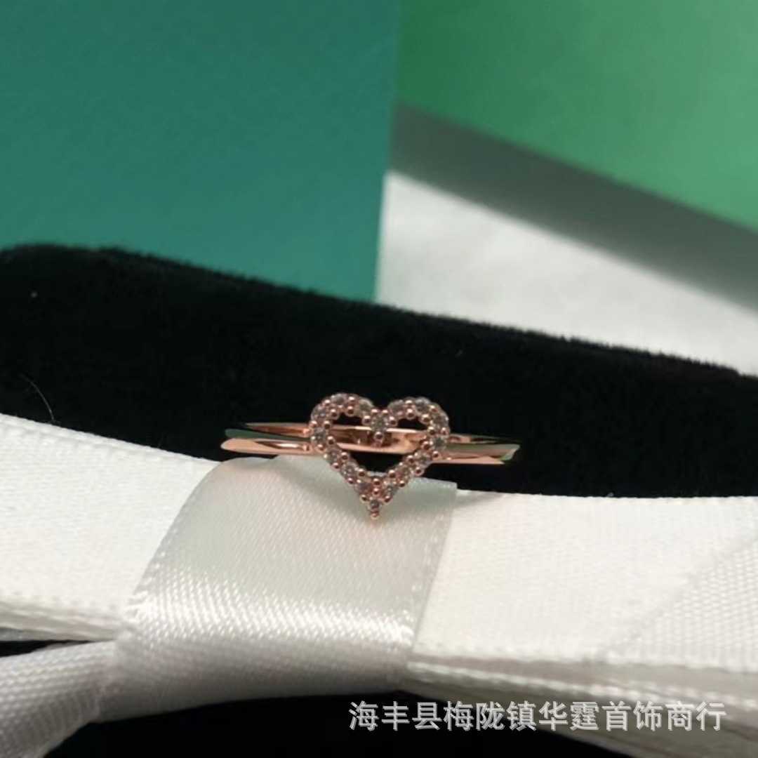 N0ow Designer Tiffanset Bandringe t Family's New Hollow Heart Ring Fashion Simple Net Red Rose Gold Shaped Diamond