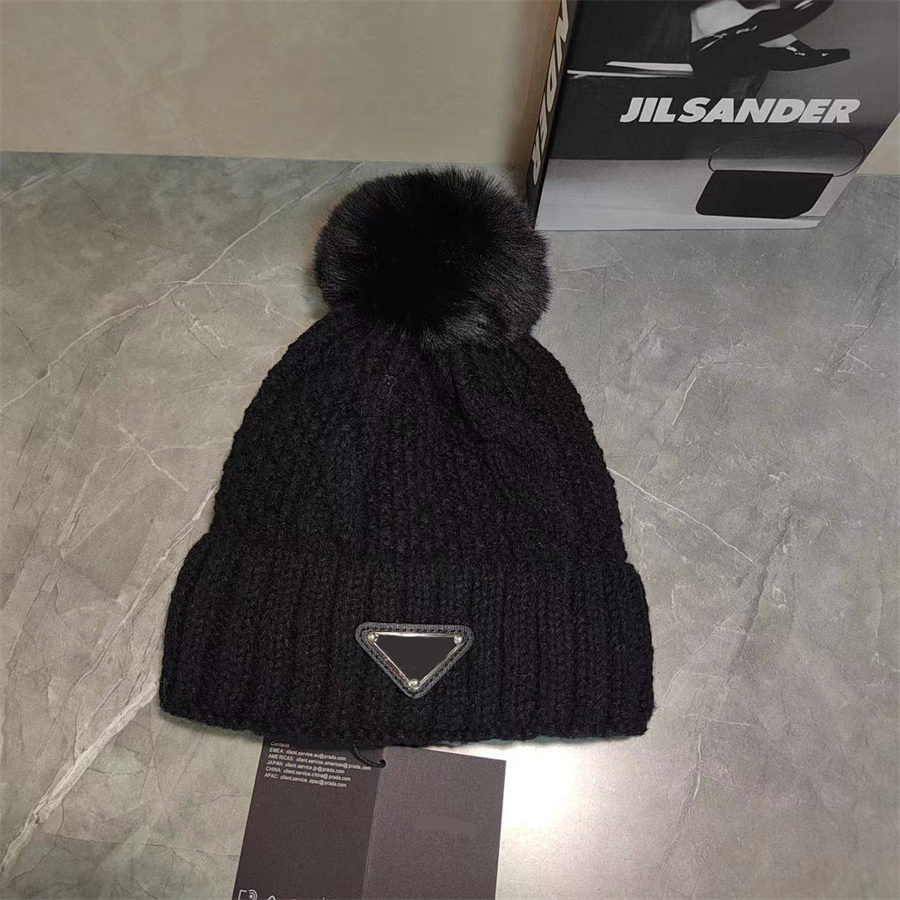 Nuovo cappello invernale senza tesa lavorato a maglia del designer, cappello senza tesa da donna all'aperto da uomo alla moda, caldo cappello lavorato a maglia