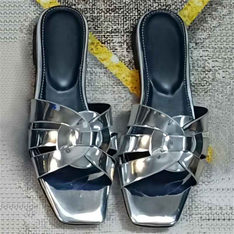 Lüks kadın terlik haraç düz deri interwining kayışlar slayt sandalet kahverengi gümüş kırmızı beyaz lacivert altın siyah patent tasarımcısı terlik yaz slaytları sandalet