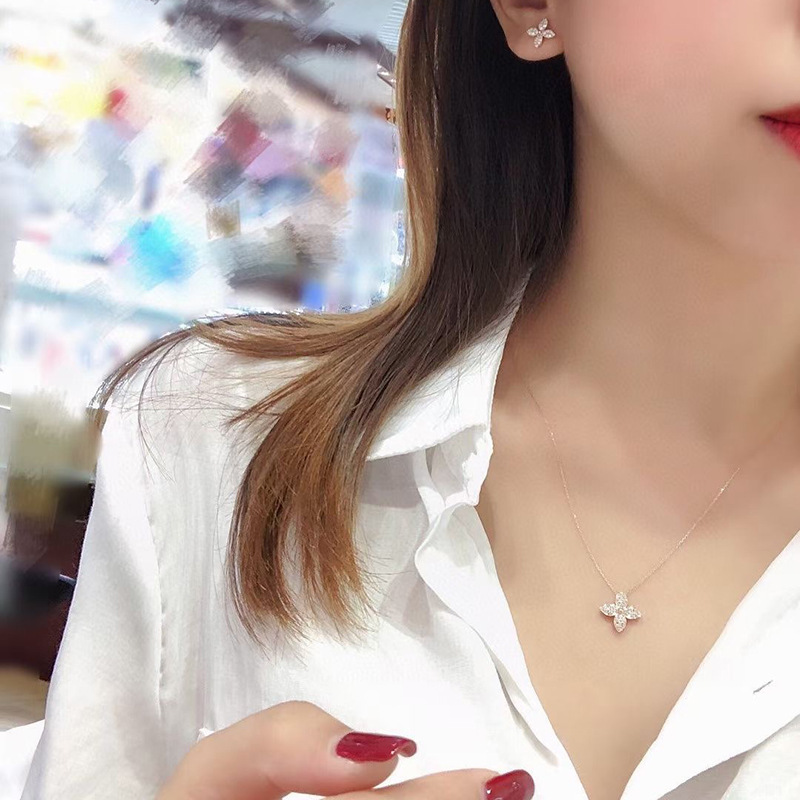 2024 CHOUCONG BRAND PLANT HELLEDANT Simple Fashion Jewelry 925 Sterling Silver Rose Gold Fill Pave White Tapphire CZ Diamond Party Women Clavicle Netclace Netclace