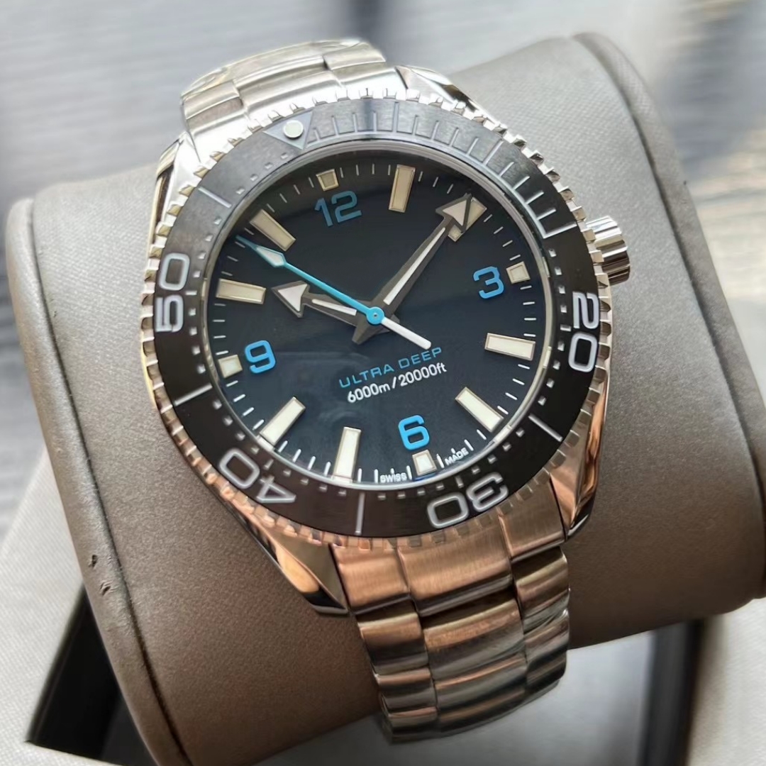 Hochwertige 42-mm-Herrenuhr mit Zifferblatt und automatischer Zeitmessung, Ocean Diver 600 m Skyfall, Edelstahlrückseite, Sport-Ozean-Herrenuhr