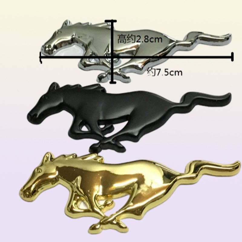 2st Car Metal Horse Logo Badge Emblem Sticker Storlek 75x28 +/- 1mm Färg Silver/svart/guld passform för USA Cars Series Mustang och andra modeller7138984