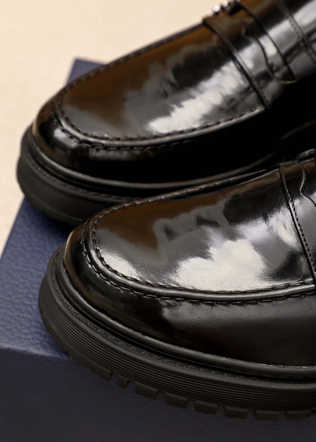 2024 Мужские модельные туфли Дизайнерские мокасины без шнуровки Повседневные оксфорды Мужские брендовые туфли для офиса и свадьбы Размер 38-45