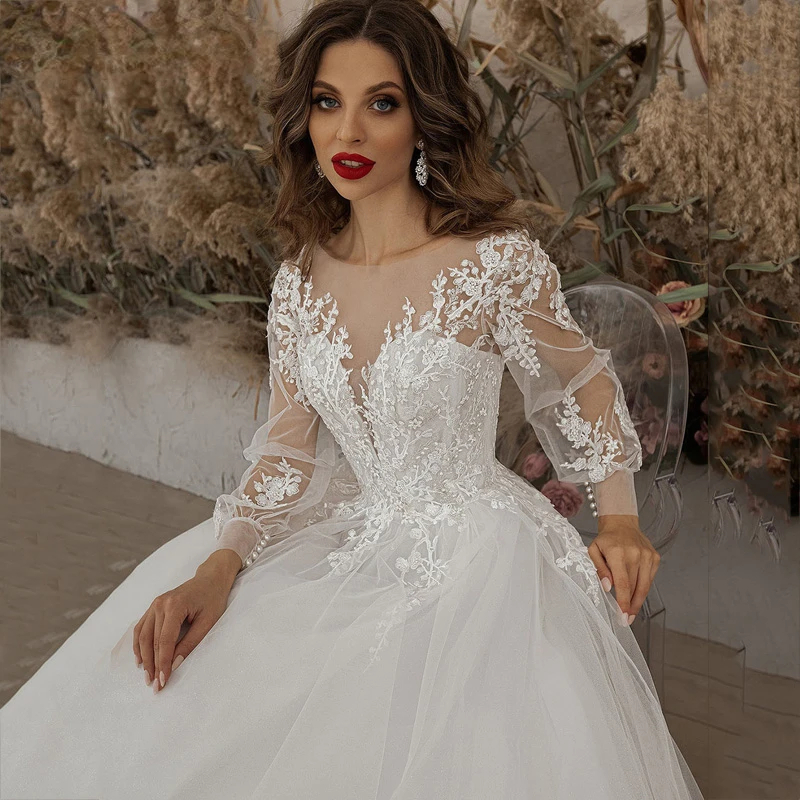 Boho A Line Vestidos de novia de tul Mangas largas Cuello de ilusión Espalda abierta Apliques de encaje Marfil Vestidos de novia de talla grande hechos a medida