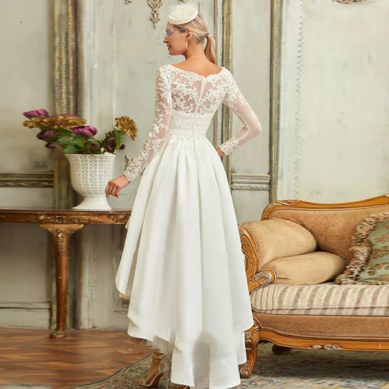 Vintage High Low A Line Wedding Dress Long Sleeves V-Neck Satin Bridal Gowns Ivory Lace Appliques Short Front Simple Bride Dresses 2024