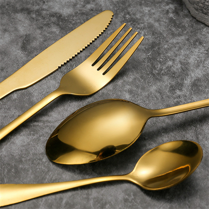 4 pezzi / set set di posate in oro set di posate in acciaio inossidabile set da tavola stoviglie occidentali forchetta dorata cucchiaio coltello bistecca utensili da cucina HW0167