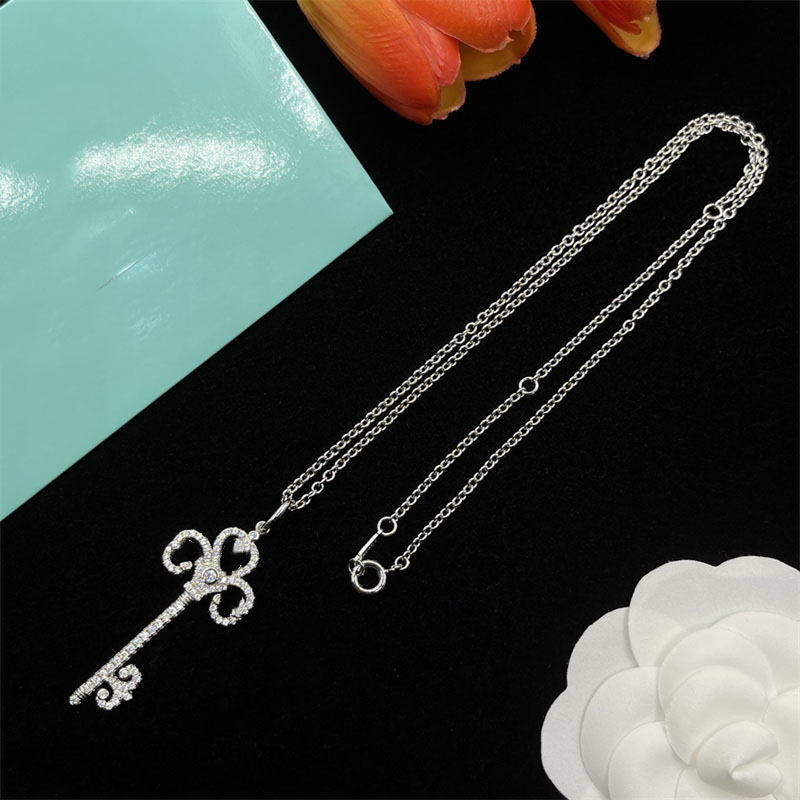 Luxury Brand Key Pendant Necklaces Gold Plated Simple Ring T Printed designer necklace Women Designer Jewelry fashion