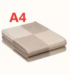 Coperta di lana e cashmere con lettere di qualità 135X170 cm Sciarpa con scialle in morbida lana spessa e calda, a quadri, divano letto, decorazione, aria condizionata, portatile, in pile, coperte da tiro