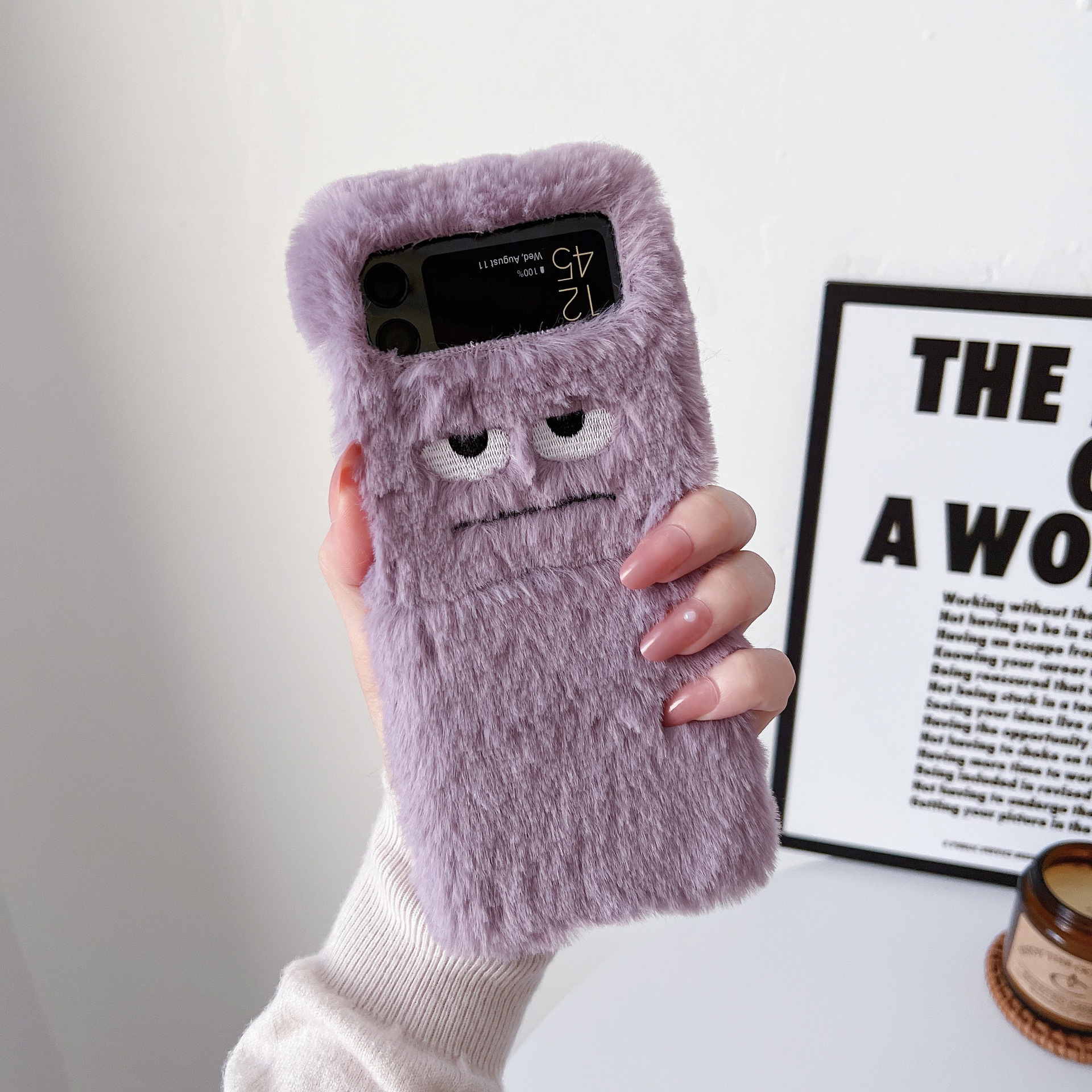 لحالة الهاتف Samsung Z Flip3 Z Flip4 z Flip5 Plush Purple Funny Funny Expression قابلة للطي مضاد للهاتف Deluxe Case Cover