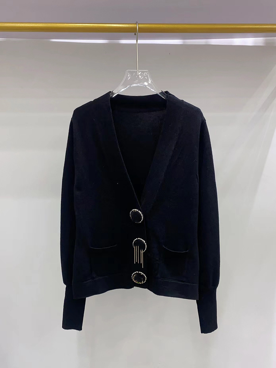 412 XL 2024 RUNDA RUNDA Brand Sweet Sweater de estilo comprimento V Neck Black Fashion Roupos de moda de alta qualidade feminino zhen