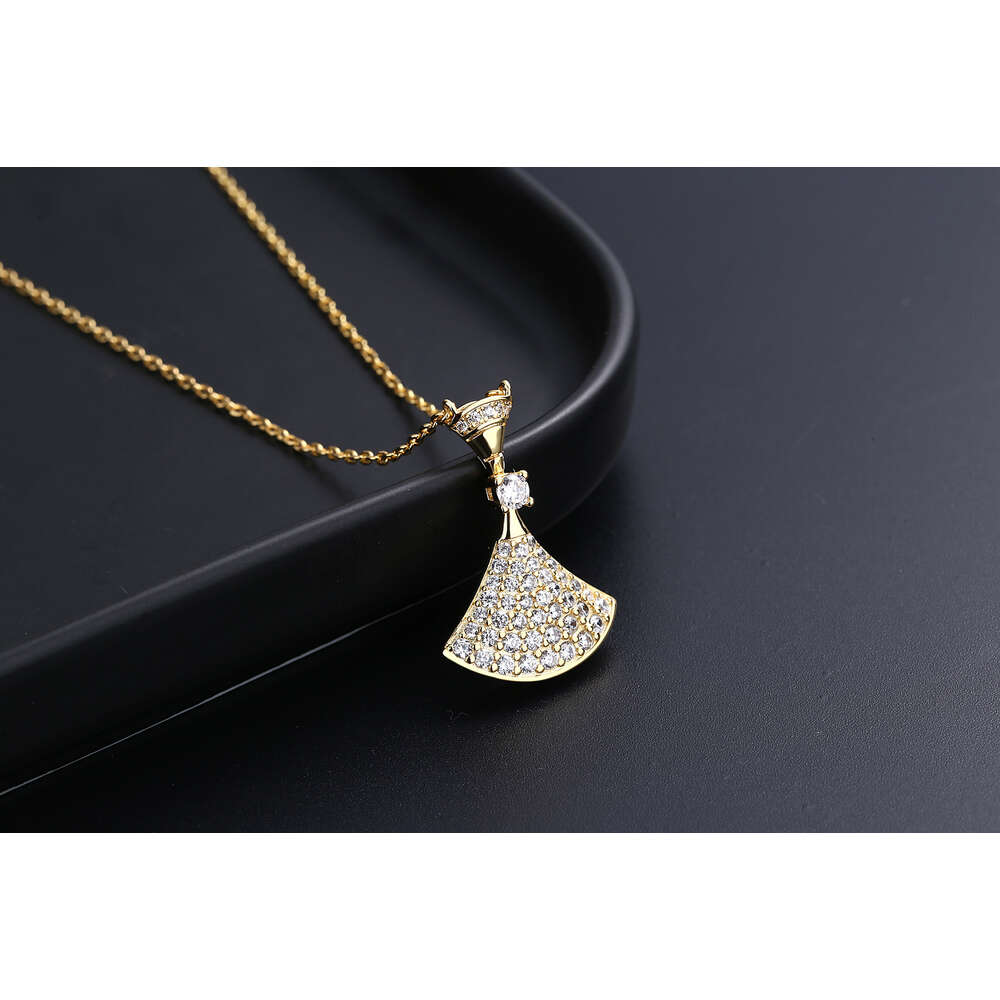 Desginer Bvlgary Baojia Rose Gold Full Sky Star White Fritillaria Collar Chain with Diamond Skirt Fan Necklace for Women 925 Silver Necklace