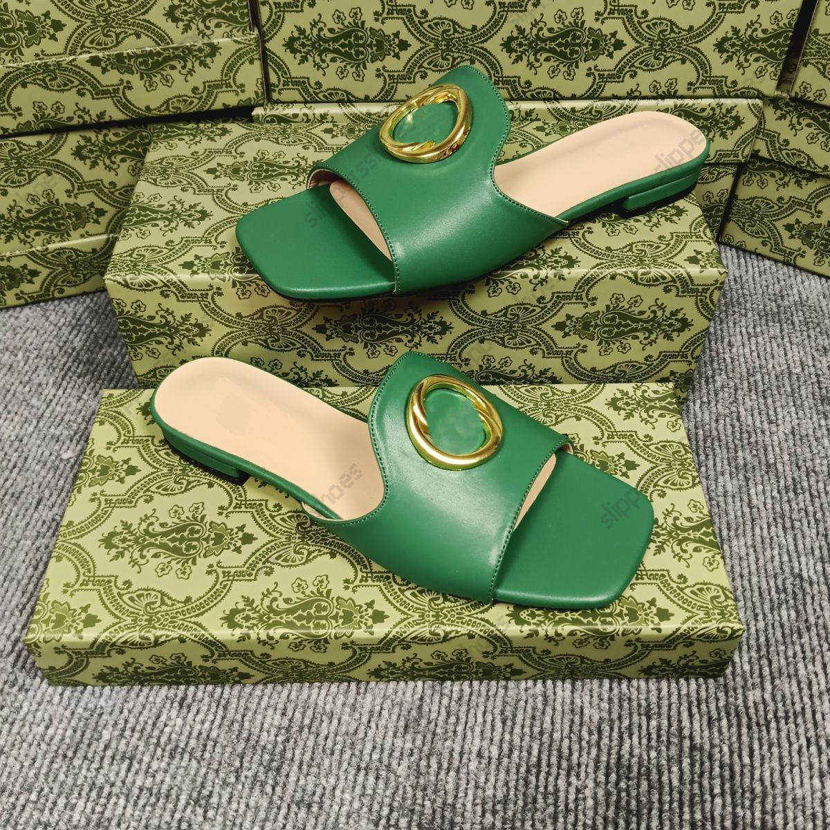 Designer Strand Hausschuhe Gummi Slides Sandale Flache Blooms Luxus Web Metall Brief Mode Casual Flip Flops Badezimmer Gestreifte Sommer Frauen Slides Sliders