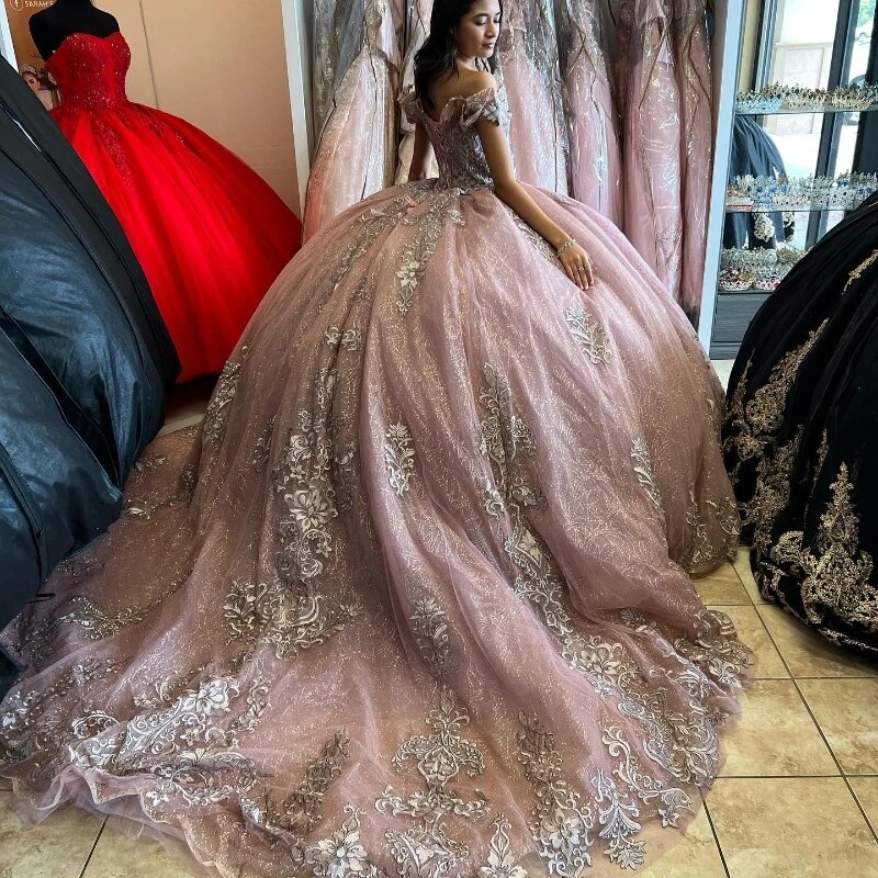 2024 Sparkly Ball Gown Quinceanera Dresses Off The Shouler Appliques Lace Beading Sweet 16 Dress Vestidos XV Anos Princess Long