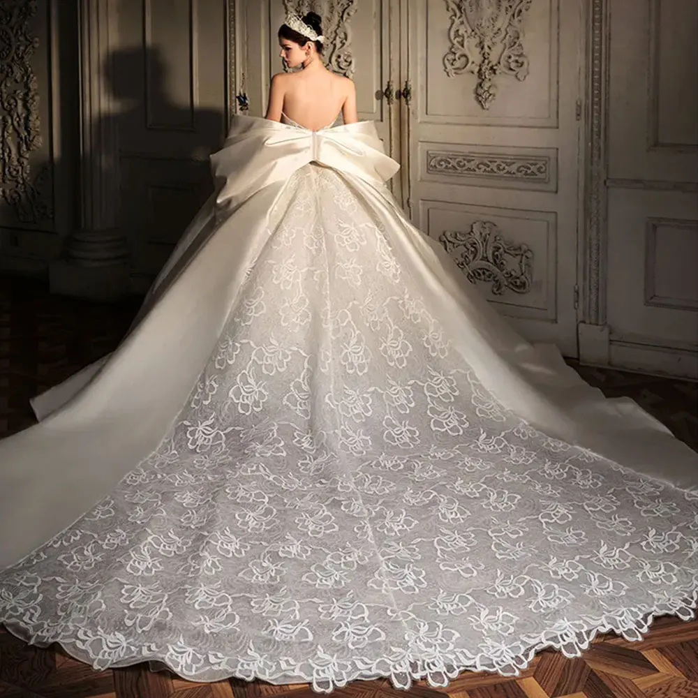 Luxury Satin Lace Wedding Dresses Sheer Sweatheart Neck Embroidery Sequins Robe De Bridal Gowns Marriage Plus Size Boho Wed Robe