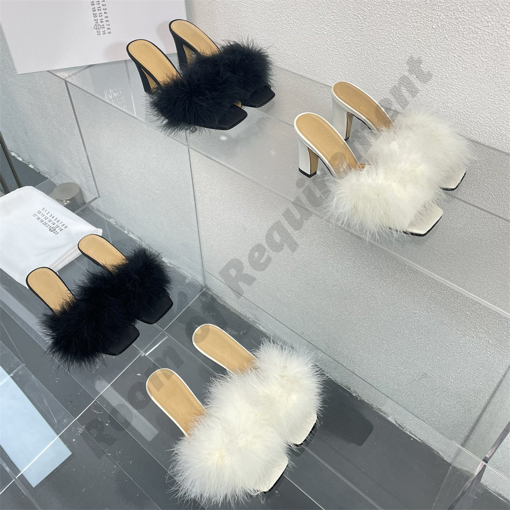 2024 Furry Square Head Pantoufles MM6 Teddy Plat Fluffy Pantoufle Sandales Lettres Paris Français Sandal Plat Antidérapant Peluche Femme Chaussure Noir Rouge Bleu Blanc Rose avec boîte