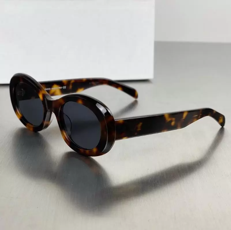 Mode lyxdesigner solglasögon för kvinnors män glasögon strålar för samma solglasögon som Lisa Triomphe Beach Street Photo Small Sunnies Metal Full Frame