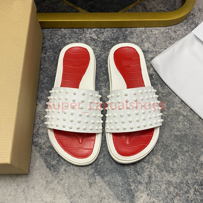 2024 Designer Spikes Slippers Rivets Suede Sandals Men Printed Slides Flat Shoes Summer Red Thick Sole Outdoor Sandal size 35-46 With box