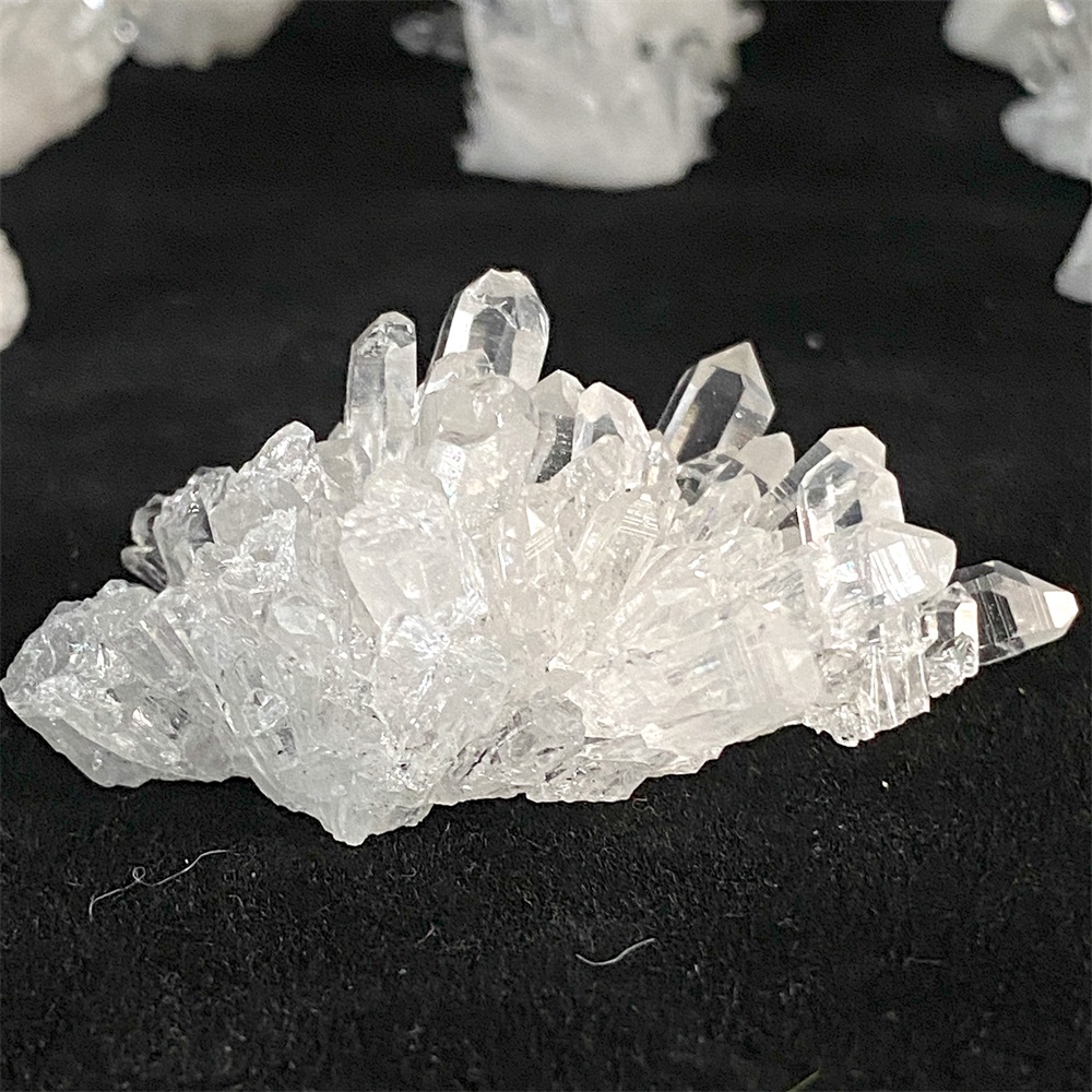 Cristal blanc naturel Druse Quartz Vug cristal amas Nunatak décoration Chakra guérison Reiki pierre colonne Point rayonnement