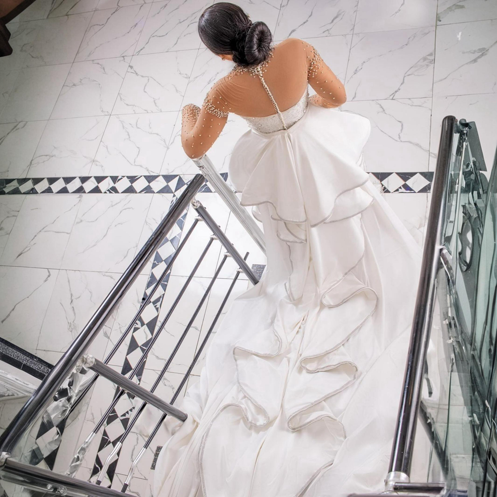 Luxuriöses Meerjungfrau-Hochzeitskleid für die Braut in Übergröße, transparenter Ausschnitt, lange Ärmel, Spitze, Perlen-Brautkleider für afrikanische Hochzeit, schwarze Frauen mit abnehmbarer Schleppe, CDW199