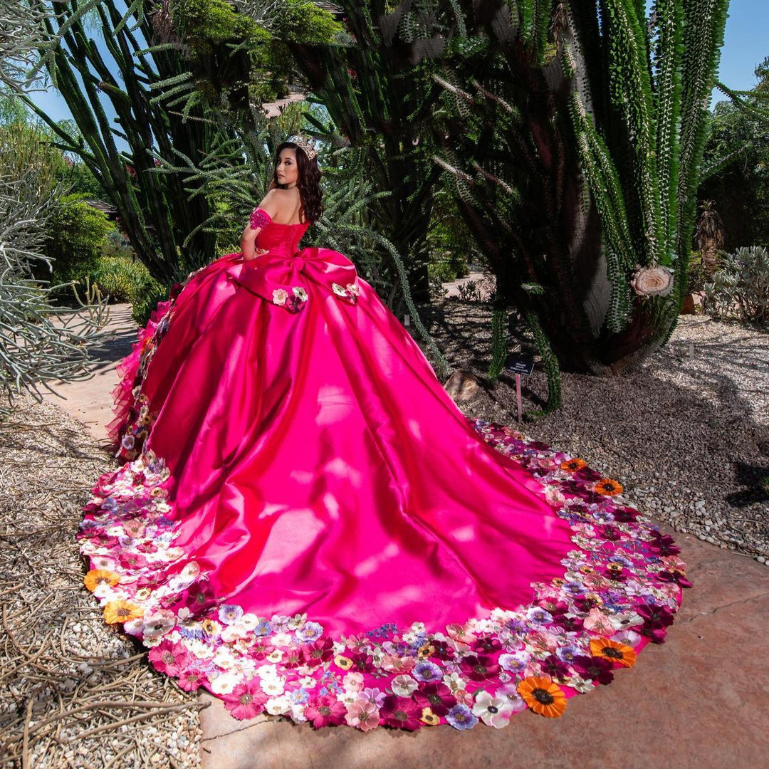 Elegante Sweetheart Quinceanera Jurk Baljurken Applicaties Kralen Tull Tiered Sweet 16 Jurken Vestido De 15 Custom Made