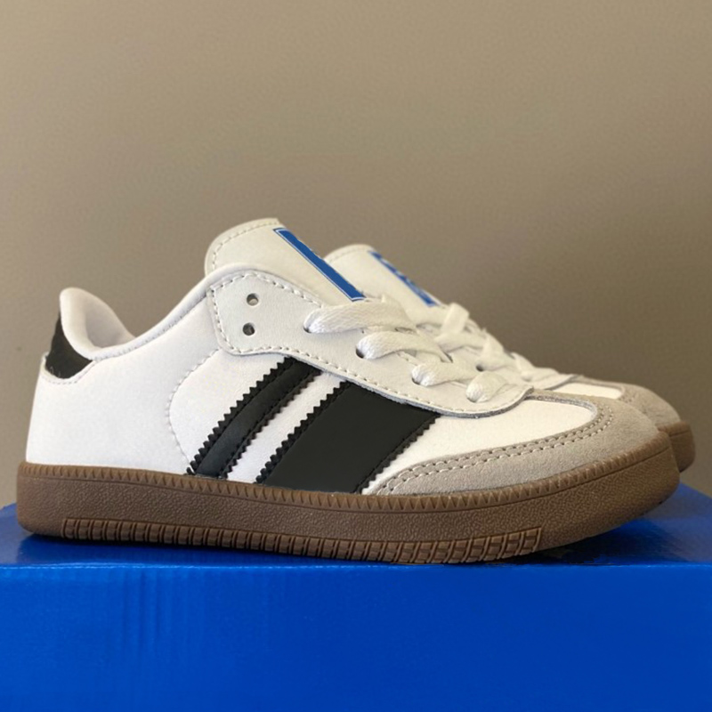 2024 scarpe bambini Sneaker da corsa casual da corsa vegans bambini giovani grandi bambini bambini più piccoli prehcool runner gum gum balers black white girls szie 27-37