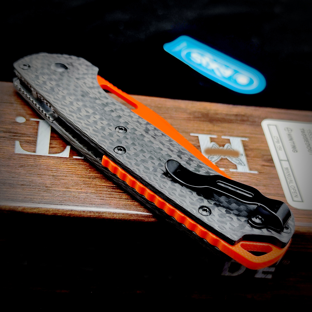 BM Knives TAGGEDOUT Carbon Fiber 15535 Hunting Series Folding Blade Knife CPM-154 MADE EDC Self Defense Pocketknives 15535