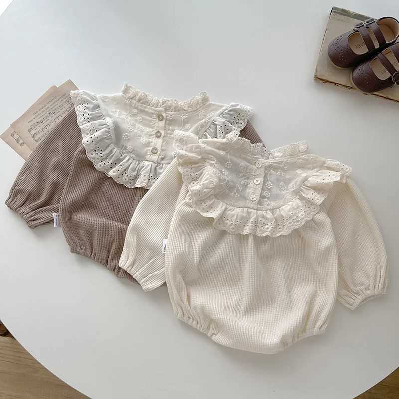 Rompers babymeisjes kleren kant lapwerk baby bodysuit wafel één stuk H240429
