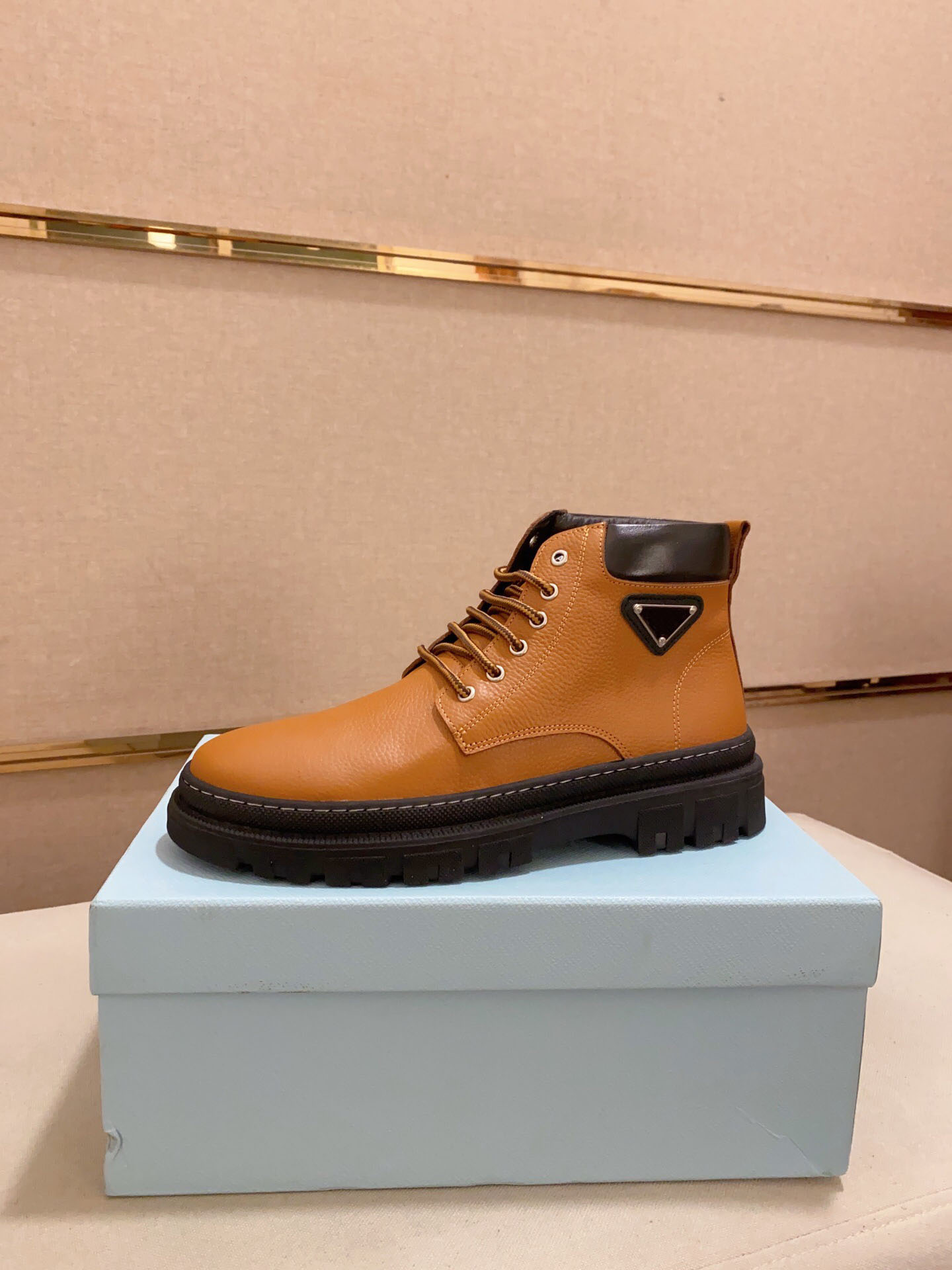 2024 MENS DESIGNER ANKLE SOOTS Fashion vandring Martin Boots Man Brand Classic äkta läder Autumn Winter Motorcykelstövlar Storlek 38-44