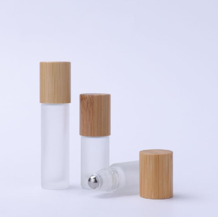 Frasco roll-on de óleo essencial fosco 5ml 10ml, tampa de bambu, recipiente de perfume de vidro com bola de metal SN925