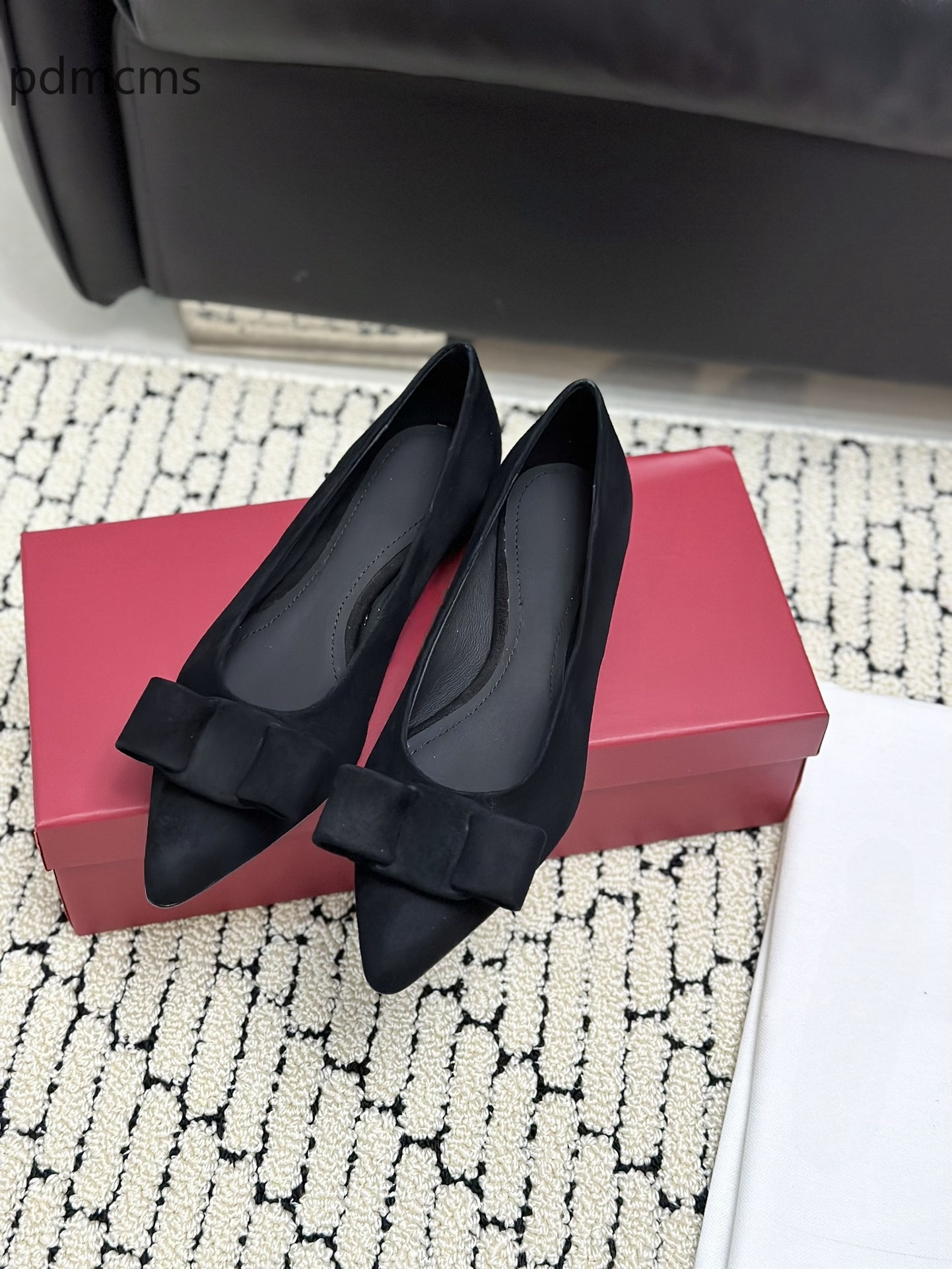 Tomaia Yangjing con design a punta a fiocco, scarpa singola alla moda, stile elegante e morbido, scelte colorate, taglie 34-43
