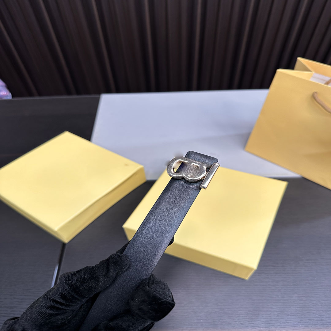Cinture da donna Stilista Cintura Abito Vari abiti Cintura Fibbia ad ago con lettera in metallo argento dorato