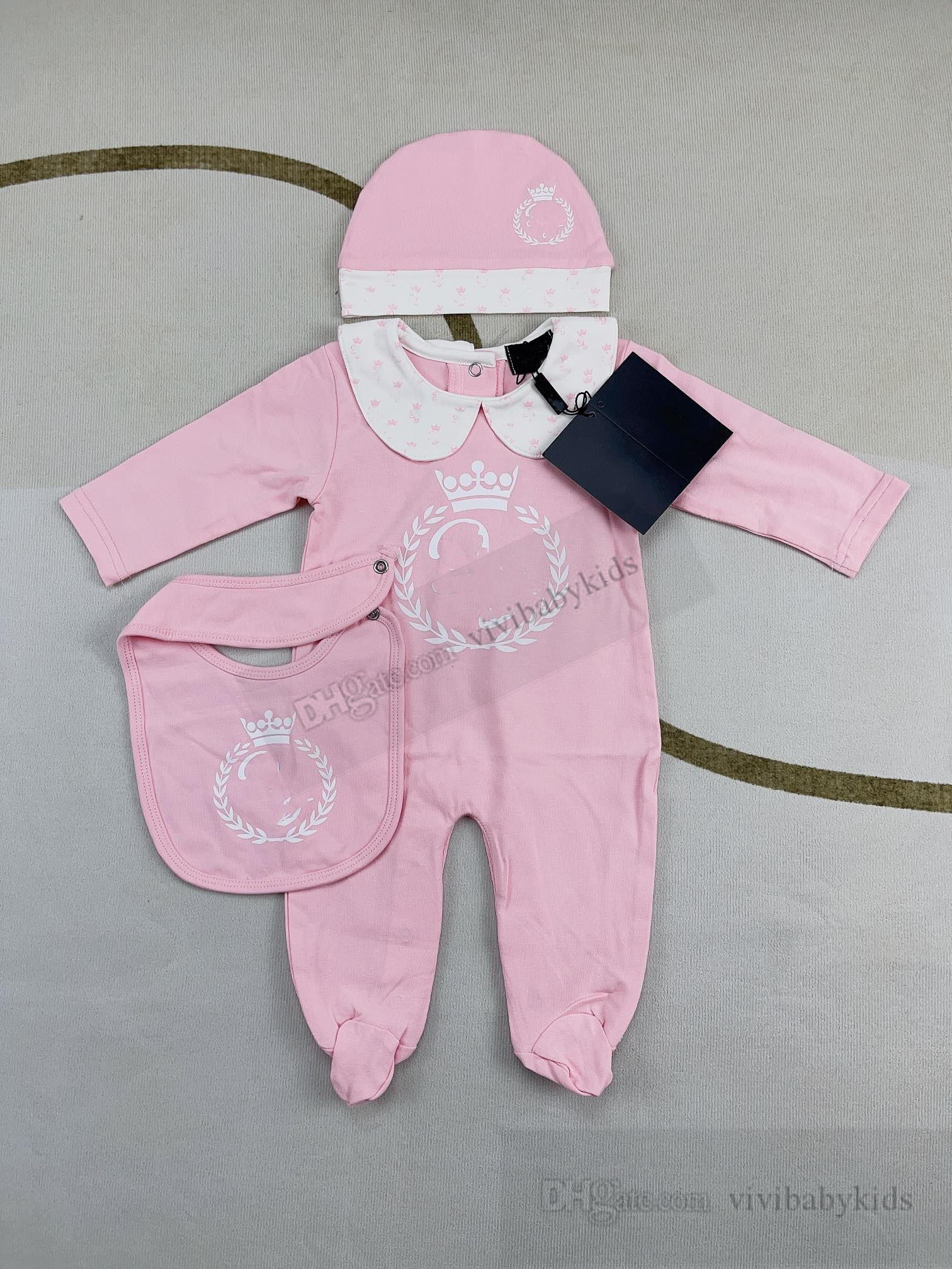 Designer Newborn Lettre imprimée à manches longues Rompers pour les filles pour nourrissons Assuffis avec des chapeaux Bibs mode bébé enfants Coton grimper vêtements s1033