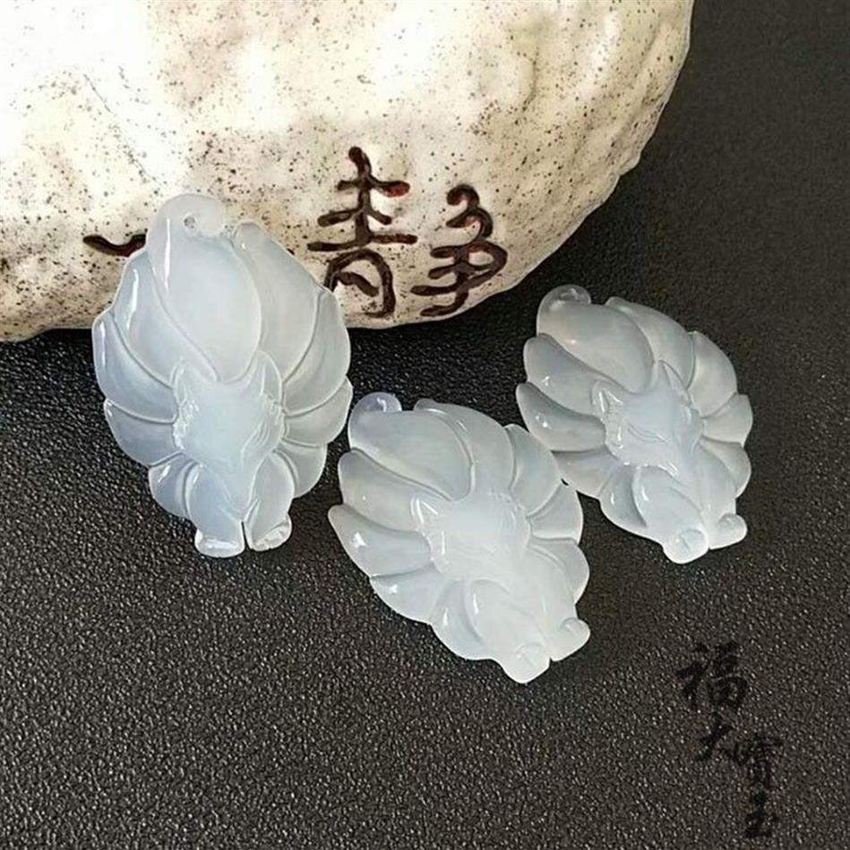 Natural White Agate Pendant Chalcedony Fox Recruit Peach Blossom Ninetailed Fox Female Pendant Halsband Tröja kedja smycken gåva257h