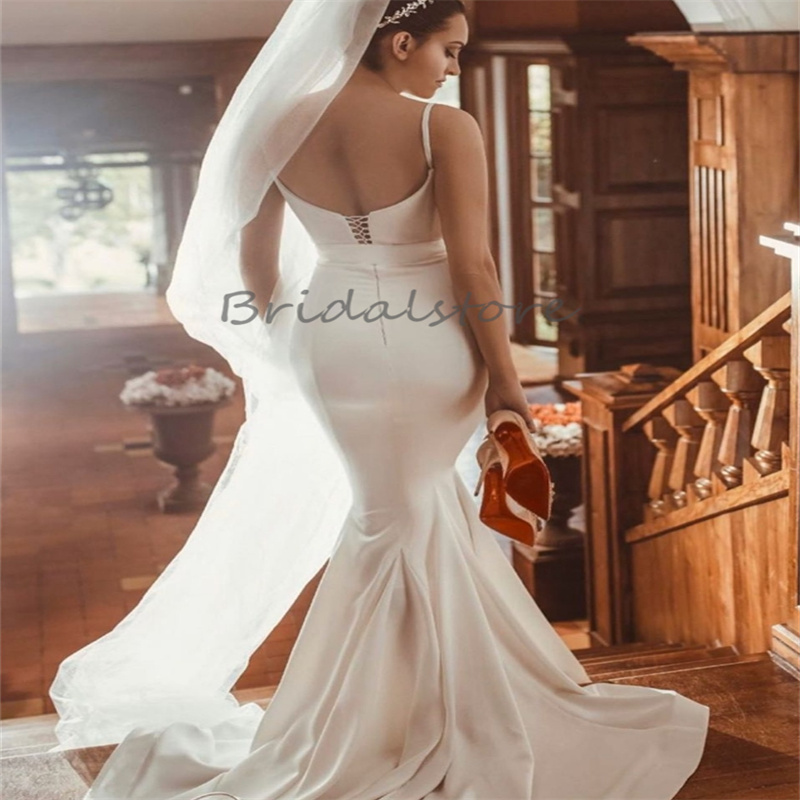 Boho Meerjungfrau, perfektes Hochzeitskleid, sexy Spaghettiträger, Satin, böhmisches Brautkleid, einfaches Fischschwanz-rückenfreies Strand-Brautkleid, elegante, rustikale Landmariage