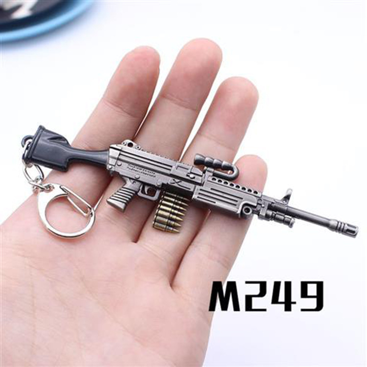 Keychain Designer Accessories Eat Chicken Periferal Tre -Level Helmet Pan 98K Car Key Chains Mini Sniper Step Game Model Key Rings Pendant