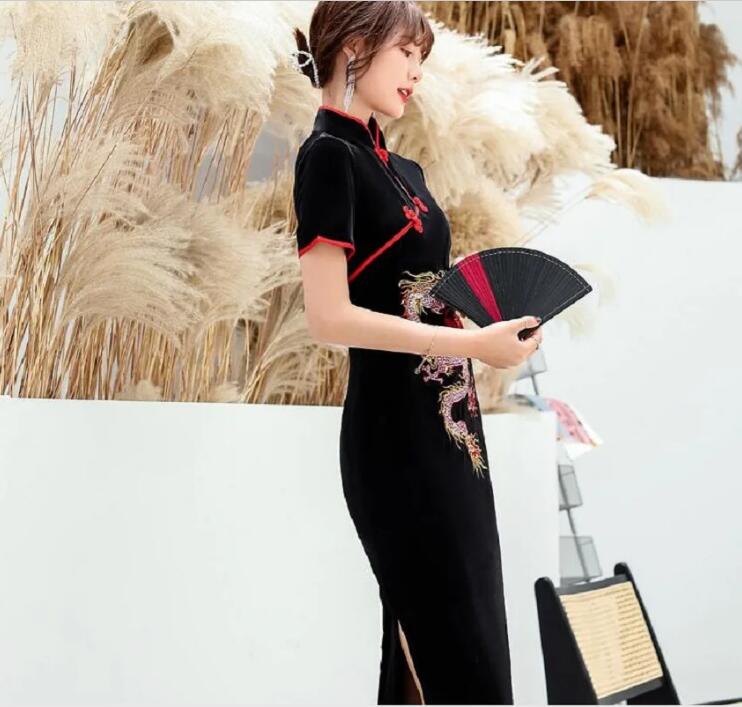 البيع الساخن الجديد الصيني الربيع الصيفي النساء CHEONGSAM كلاسيكية المطرزة التنين الطويل التنورة الطويل حفل زفاف الفستان