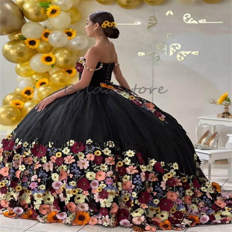 Czarne meksykańskie sukienki Quinceanera 2024 Suknia Ball Charro 3d Florals Szesnaście Słodka 15 urodzin sukienka koronkowa puffle luksus Savistidos vestidos de xv 15 anos vintage