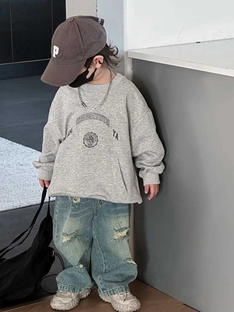 Jeans Children's Casual Jeans 2024 Boys 'Spring New Perforated Children's Fashionable Casual Pants Trendy Children's Denim Pants