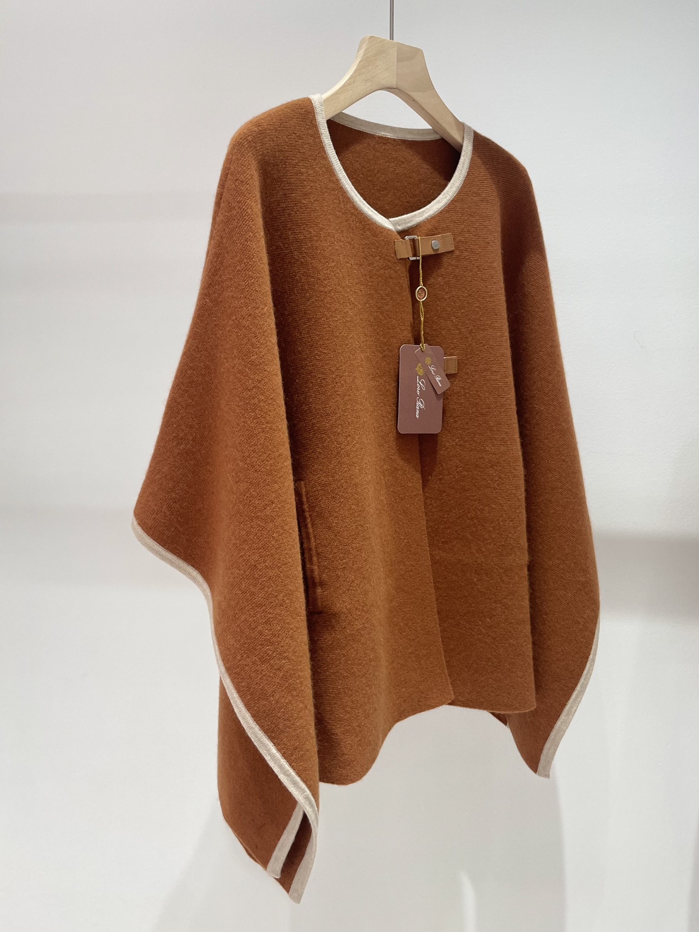 Manteaux pour femmes automne et hiver loro manteau en cachemire avec boucle en cuir véritable piana