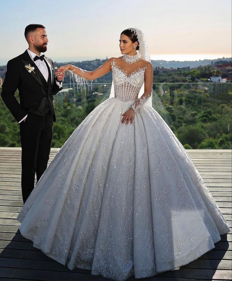 Vintage Ball Gown Wedding Dresses Sheer High Collar Long Sleeves Bridal Gowns Appliques Sequins Tassel Sweep Train Zipper Dress For Bride Custom Made