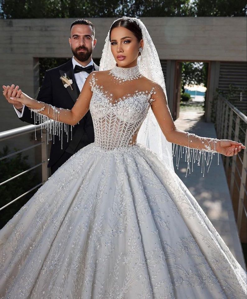 Vintage Ball Gown Wedding Dresses Sheer High Collar Long Sleeves Bridal Gowns Appliques Sequins Tassel Sweep Train Zipper Dress For Bride Custom Made