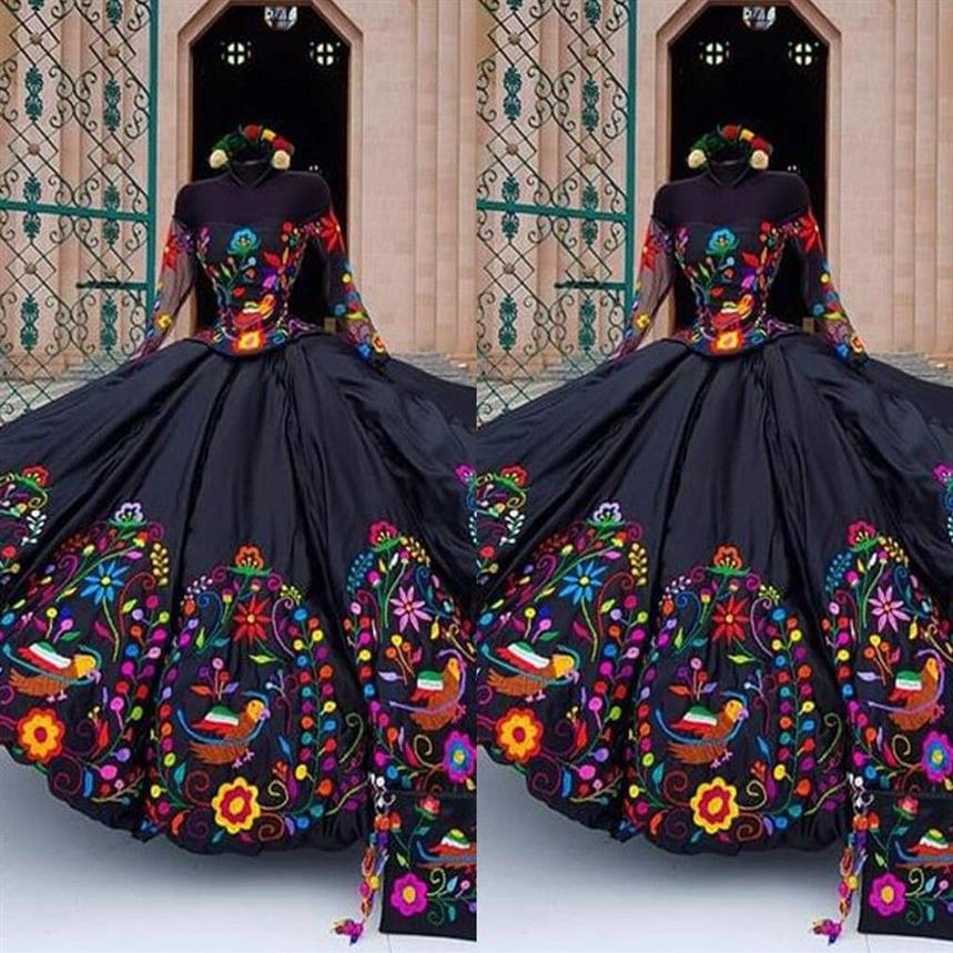 2023 Vintage långa ärmar quinceanera klänningar mexikansk stil charro off axelblommor broderad satin snörning boll klänning prom s274y
