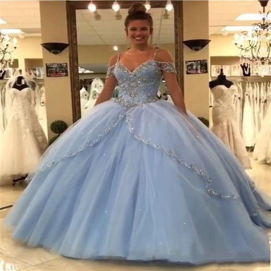 Light Sky Blue Ball Gown Quinceanera Dresses Cap ärmar Spaghetti Beading Crystal Princess Prom Party Dresses For Sweet 16 Girls253x